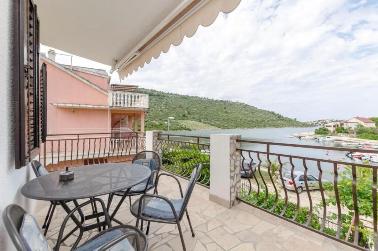 Apartment Brnabic โรกอซนิซา ภายนอก รูปภาพ