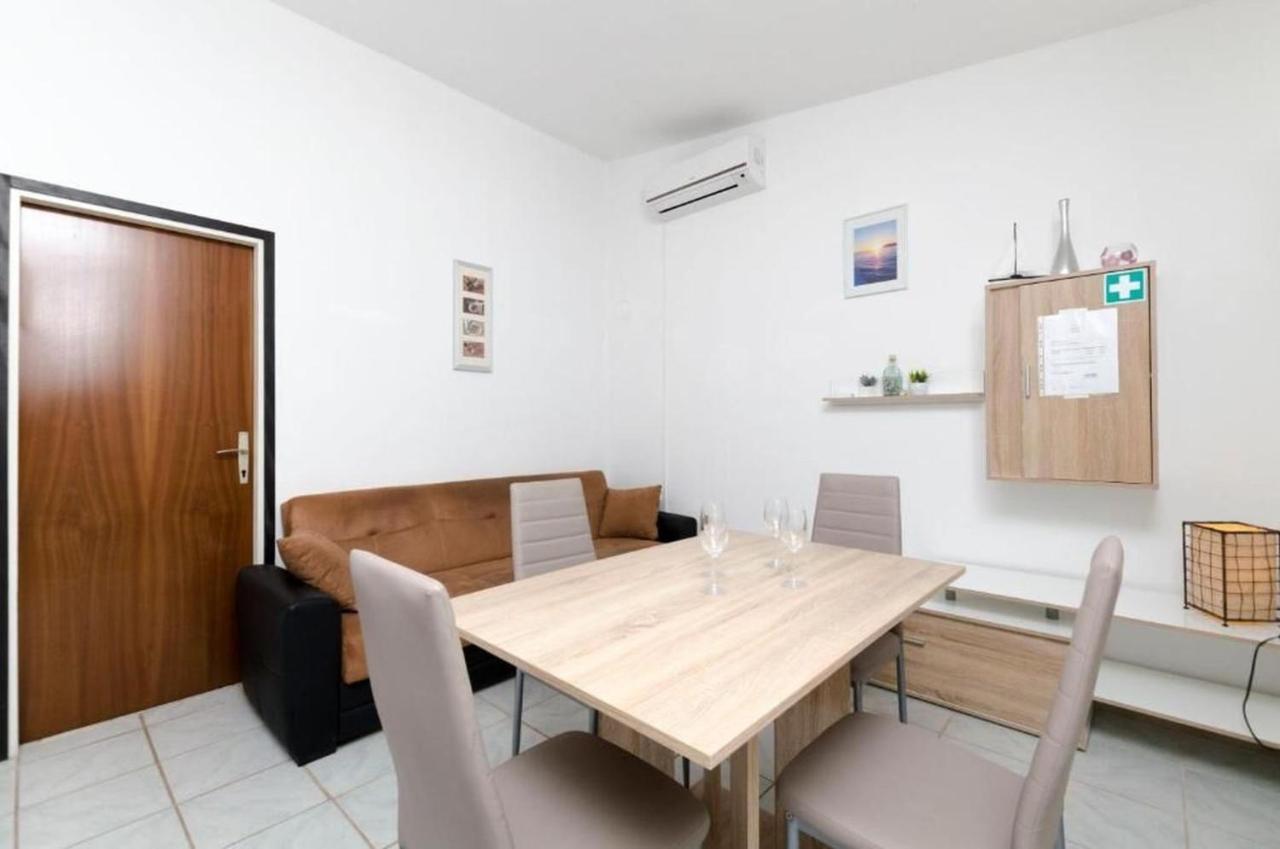Apartment Brnabic โรกอซนิซา ภายนอก รูปภาพ