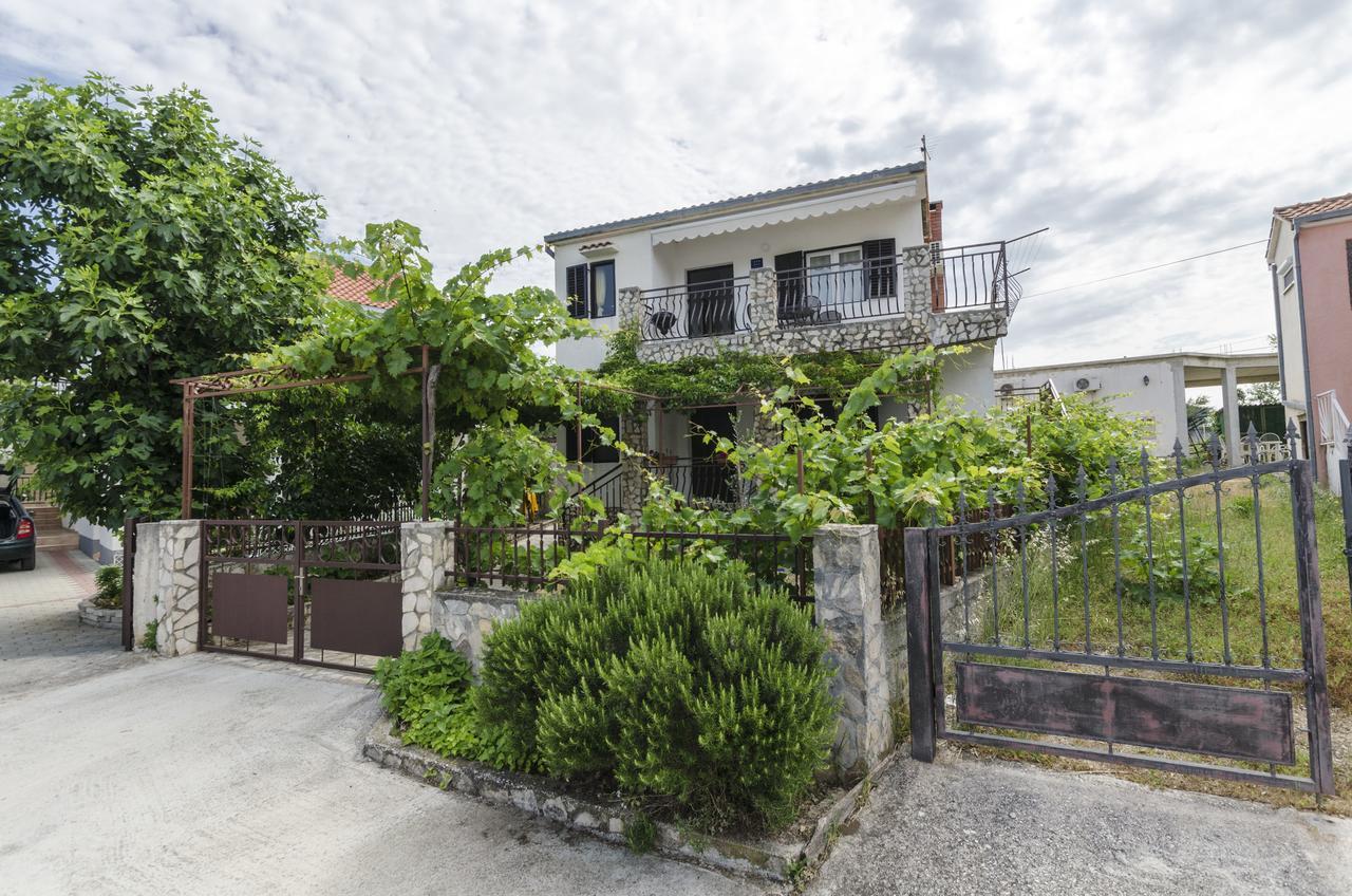Apartment Brnabic โรกอซนิซา ภายนอก รูปภาพ
