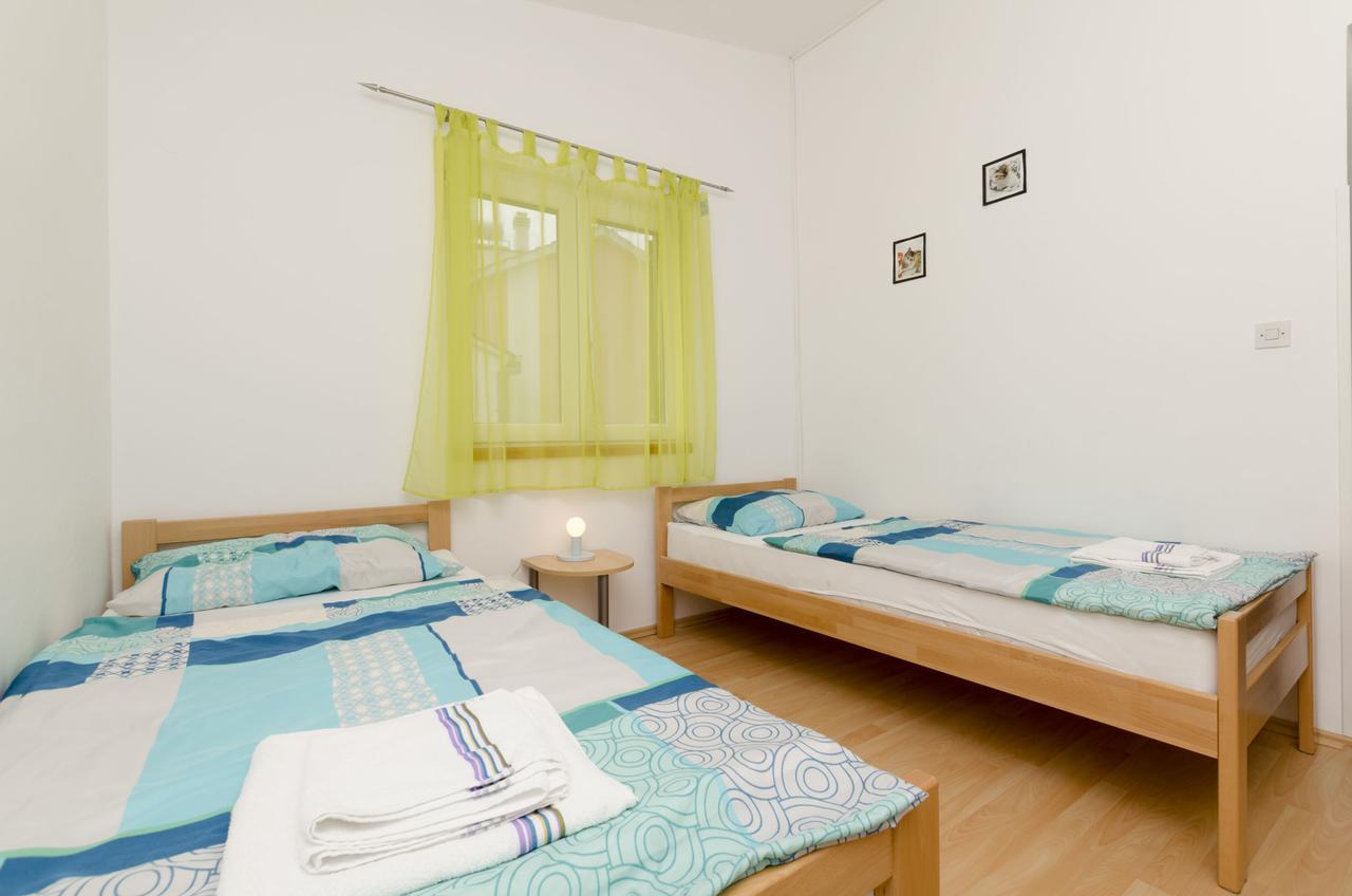 Apartment Brnabic โรกอซนิซา ภายนอก รูปภาพ